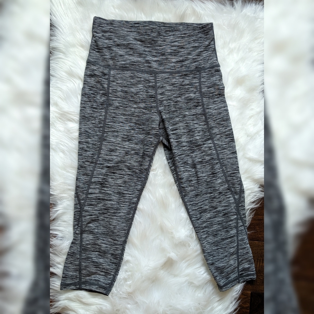 Sportswear Heathered Workout Capris - Size Small